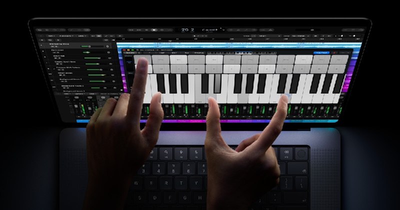 #互联网观察▎苹果发布首款触屏 MacBook Pro：串联 OLED 屏、灵动岛登场，国行 22,999 元起10 月 28 日，苹果在洛杉矶「Pro and tell」活动上发布全新 MacBook Pro，Mac 首次支持触摸操作，搭载串联 OLED 的 PROLED XDR 显示屏，提供 14 英寸与 16 英寸两种尺寸