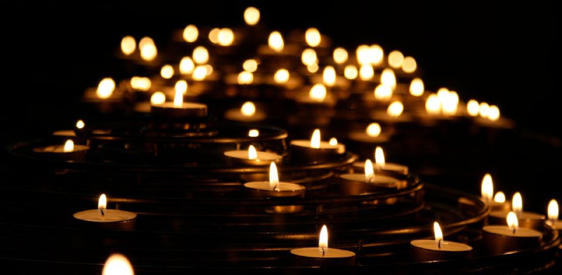 #快讯酷壳网站长 陈皓突发心梗离世，享年 47 岁陈皓有着 20 多年互联网及金融架构从业经验，被行业内称为骨灰级程序员他是前阿里云资深架构师，天猫开发总监，亚马逊高级研发经理，汤森路透基础架构师和高级研发经理程序员资源分享频道 和 推特@Hao Chen 都是他本人经营，陈皓生前在推特活跃度非常高，他的突然离去让人顿感惋惜...