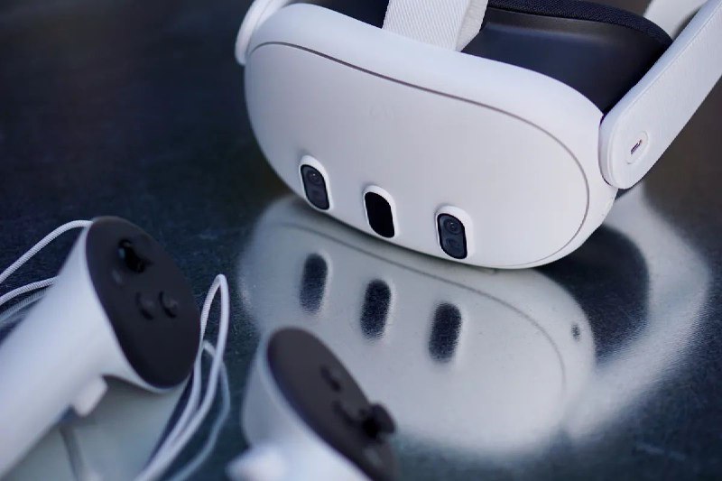 Meta Quest 3 头显现已支持躺卧模式多亏了 Meta Quest 3 的最新软件更新，Meta 的最新头显设备现在加入了上月初次出现在 Quest 2 和 Pro 头显的“躺卧模式”