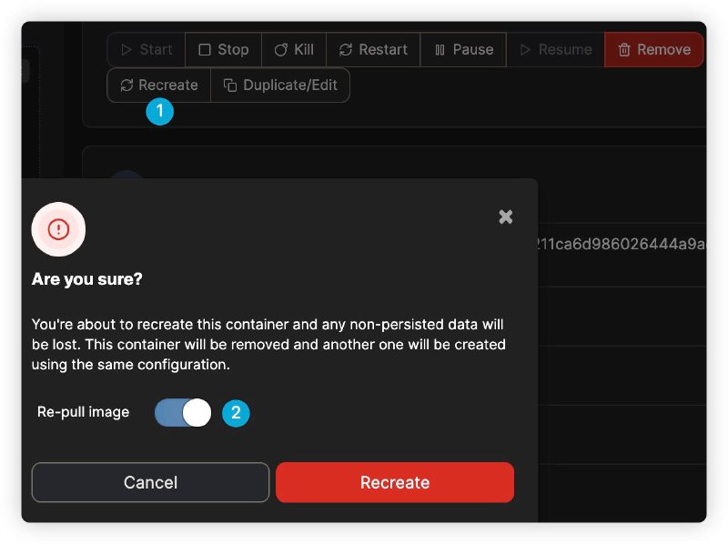 也可以用portainer来管理，一键升级，recreate时选择Re-pull image