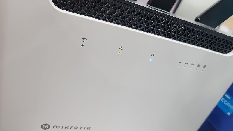 中文圈首台 -=Mikrotik Chateau 5G AX=- 开箱测评 感谢 厦主 花费4250元 , 为大家测试这台Mikrotik 最贵的5G Wifi6 路由器 .没错 , SpeedTest里看到的