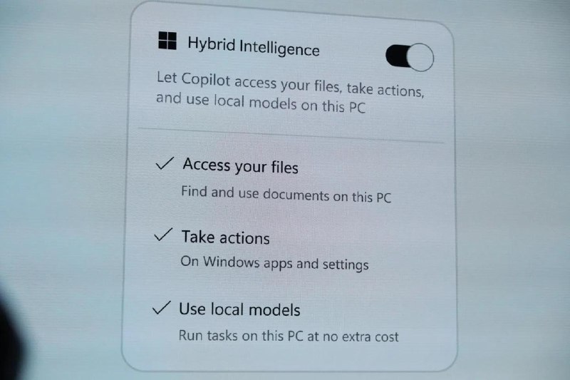 Windows 和 Surface 发布会一览微软正赋予 Copilot 对 Windows 系统和文件更大的控制权借助“混合智能”功能，Copilot 不仅能访问你电脑上的本地文件，还能在整个操作系统中执行各种操作Copilot 将在“未来几个月”内陆续推出由混合智能驱动的功能
